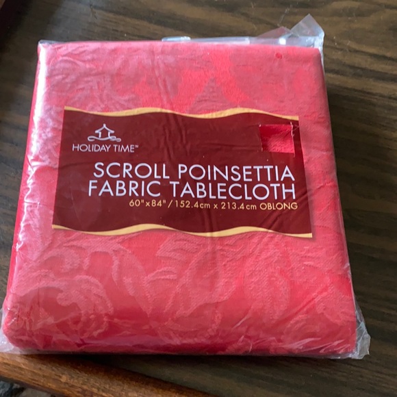 Scroll Poinsettia Fabric Tablecloth- Oblong - Picture 1 of 2